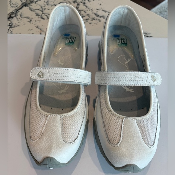 Dr. Scholl’s Shoes - Dr. Scholl’s Massaging Gel Insoles White Shoes Size 8 1/2